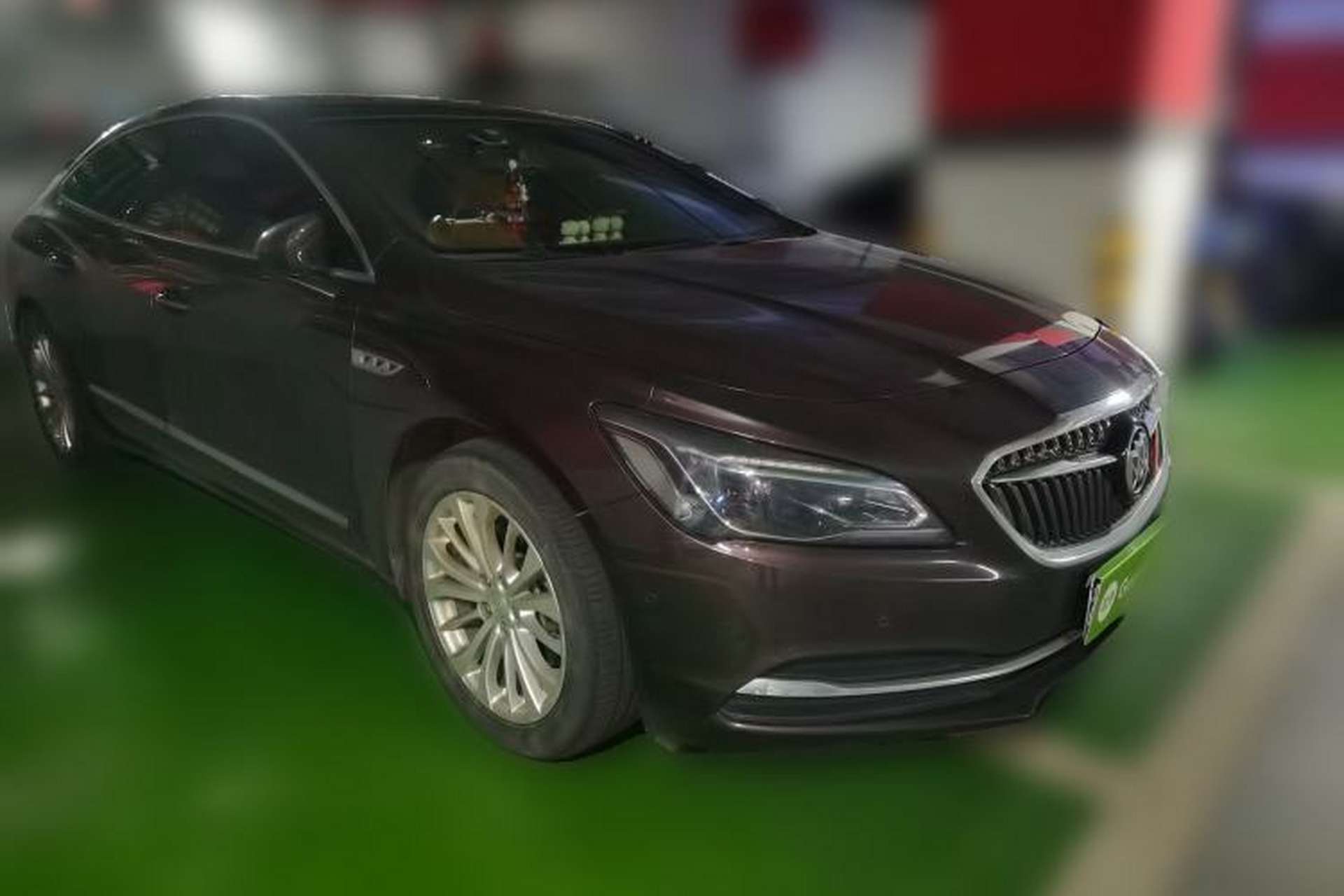 Used Buick LaCrosse 2018 28T Elite Edition Front Right 45 Deg