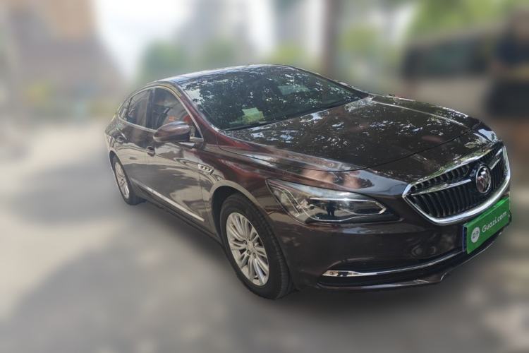 Used Buick LaCrosse 2018 20T Elite Edition Front Right 45 Deg