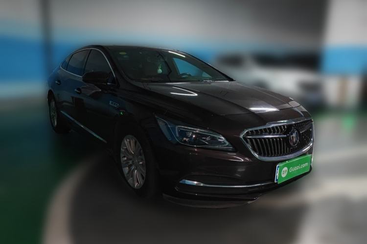 Used Buick LaCrosse 2018 20T Luxury Model Front Right 45 Deg