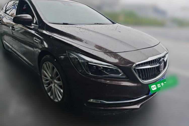 Used Buick LaCrosse 2018 28T Luxury Model Front Right 45 Deg