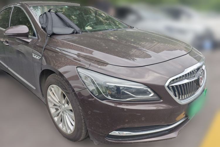 Used Buick LaCrosse 2018 28T Elite Edition Front Right 45 Deg