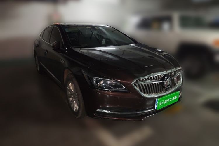 Used Buick LaCrosse 2018 20T Elite Edition Front Right 45 Deg