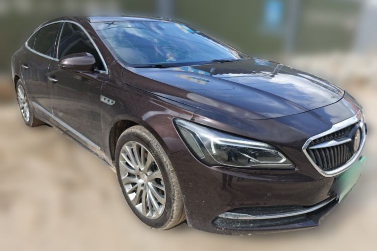 Used Buick LaCrosse 2018 28T Luxury Model Front Right 45 Deg
