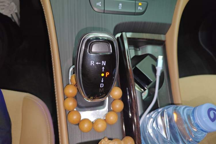 Used Buick LaCrosse 2018 28T Elite Edition Gear Lever