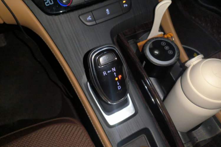Used Buick LaCrosse 2018 28T Elite Edition Gear Lever