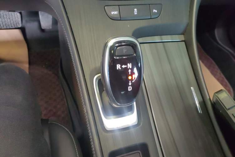 Used Buick LaCrosse 2018 20T Elite Edition Gear Lever