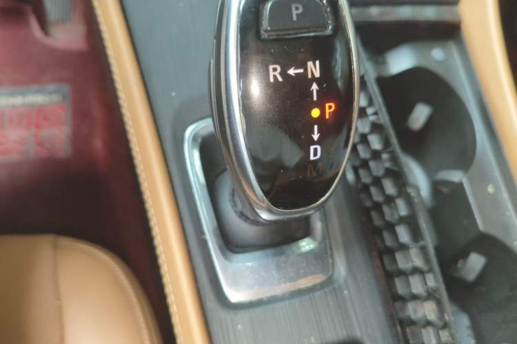 Used Buick LaCrosse 2018 28T Elite Edition Gear Lever