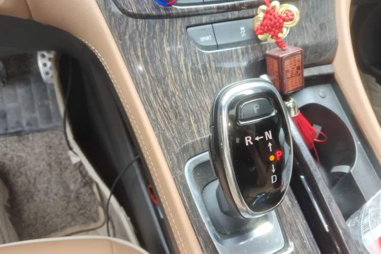 Used Buick LaCrosse 2018 20T Elite Edition Gear Lever