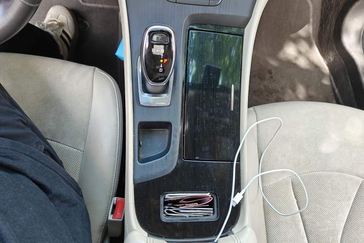 Used Buick LaCrosse 2018 30H Elite Edition Gear Lever