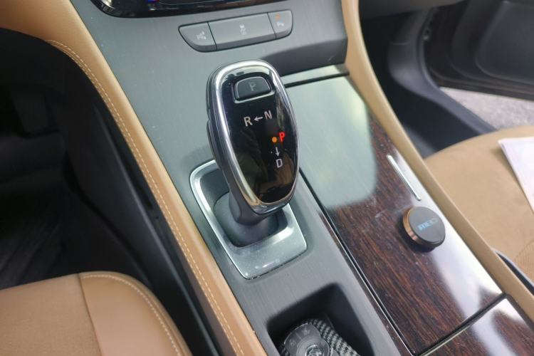Used Buick LaCrosse 2018 28T Elite Edition Gear Lever