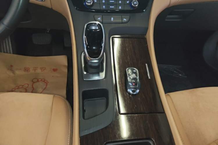 Used Buick LaCrosse 2018 28T Elite Edition Gear Lever