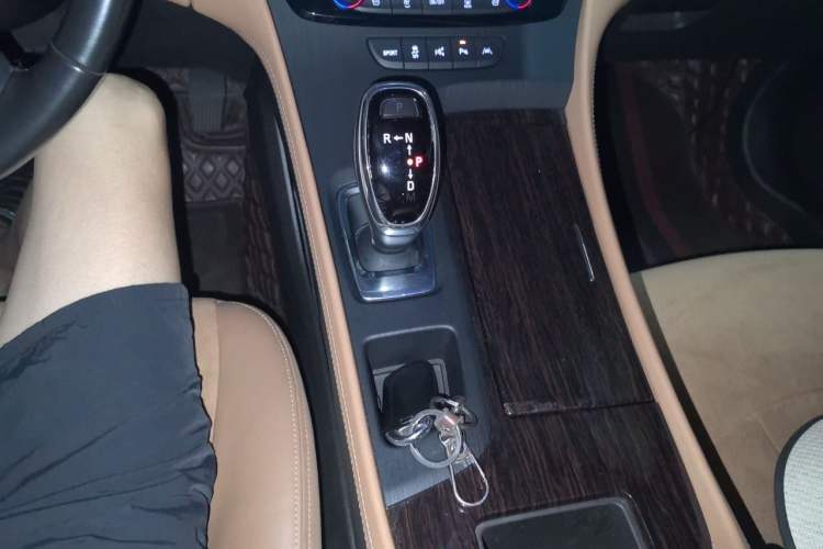 Used Buick LaCrosse 2018 28T Luxury Model Gear Lever
