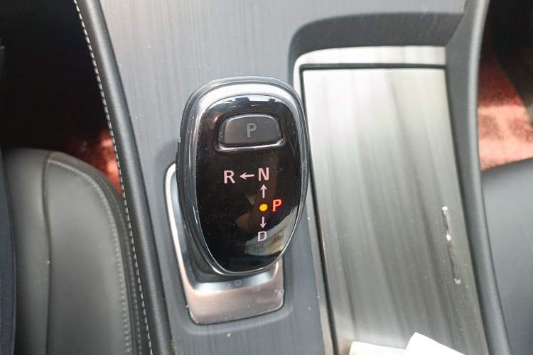 Used Buick LaCrosse 2018 20T Elite Edition Gear Lever
