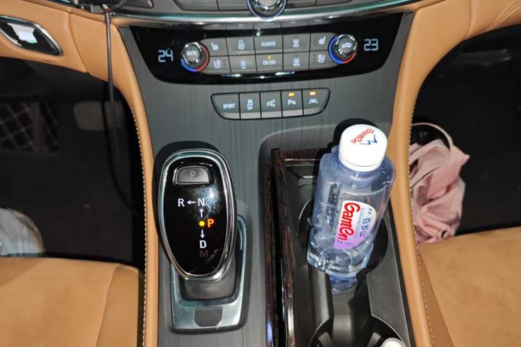 Used Buick LaCrosse 2018 20T Luxury Model Gear Lever