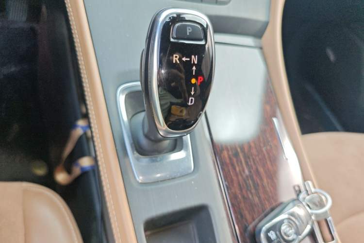 Used Buick LaCrosse 2018 28T Luxury Model Gear Lever