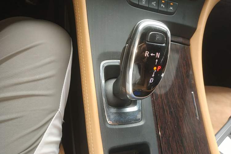 Used Buick LaCrosse 2018 20T Luxury Model Gear Lever