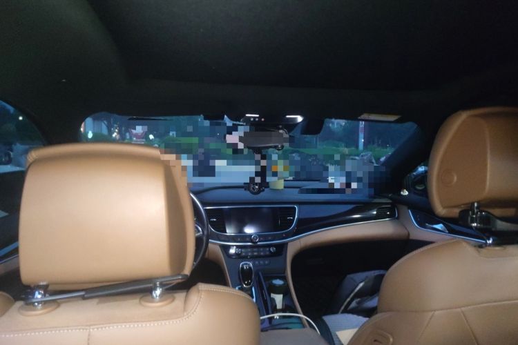 Used Buick LaCrosse 2018 28T Luxury Model Headliner