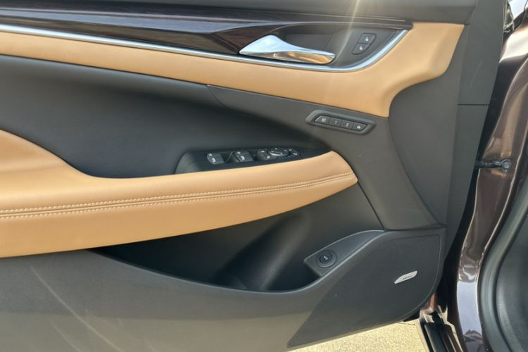 Used Buick LaCrosse 2018 28T Luxury Model Interior 1