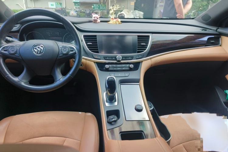 Used Buick LaCrosse 2018 28T Elite Edition Interior 2