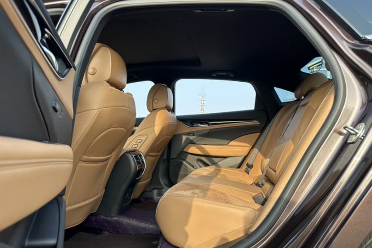 Used Buick LaCrosse 2018 28T Luxury Model Interior 2