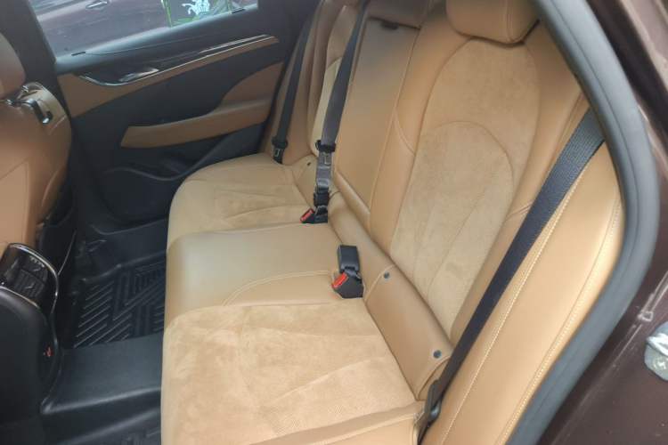 Used Buick LaCrosse 2018 28T Elite Edition Interior 4