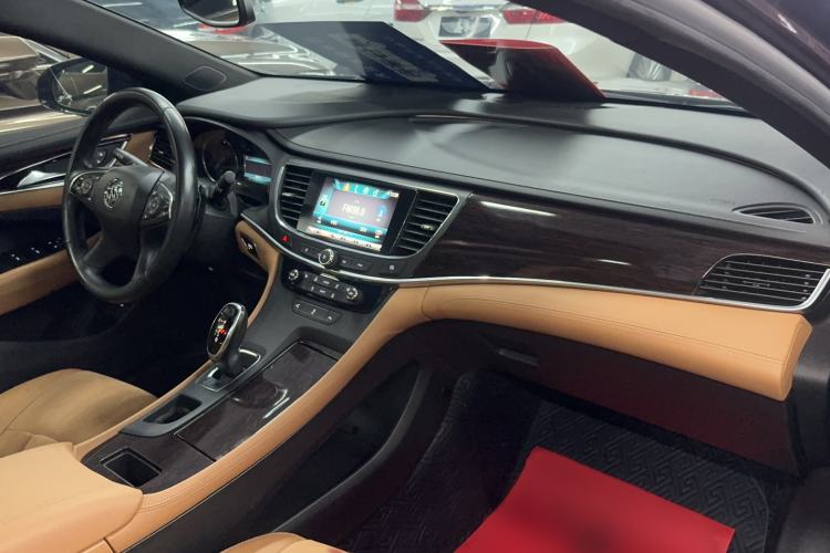 Used Buick LaCrosse 2018 28T Elite Edition Interior 5