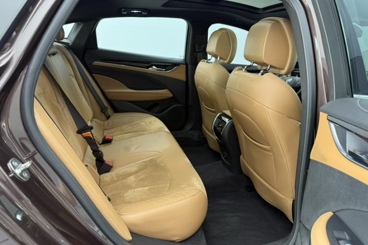 Used Buick LaCrosse 2018 28T Elite Edition Interior 5
