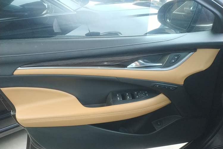 Used Buick LaCrosse 2018 20T Luxury Model Left Front Door Interior