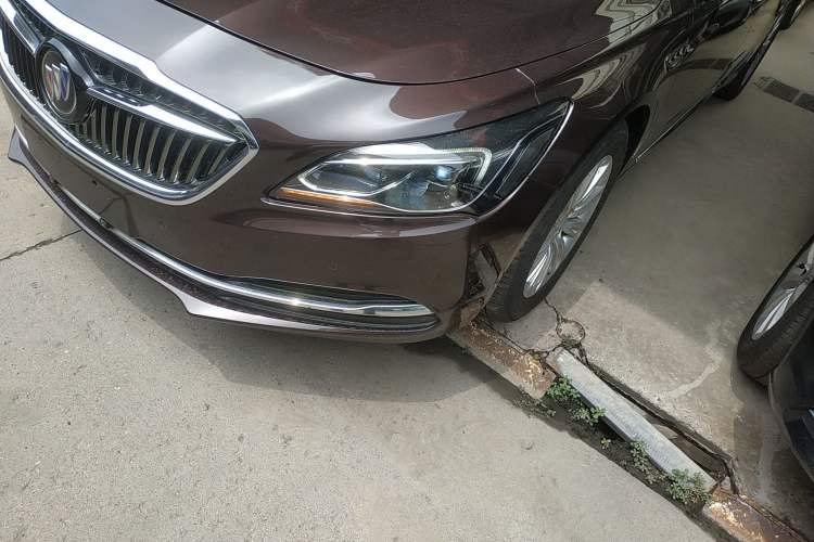 Used Buick LaCrosse 2018 20T Luxury Model Left Front Headlight
