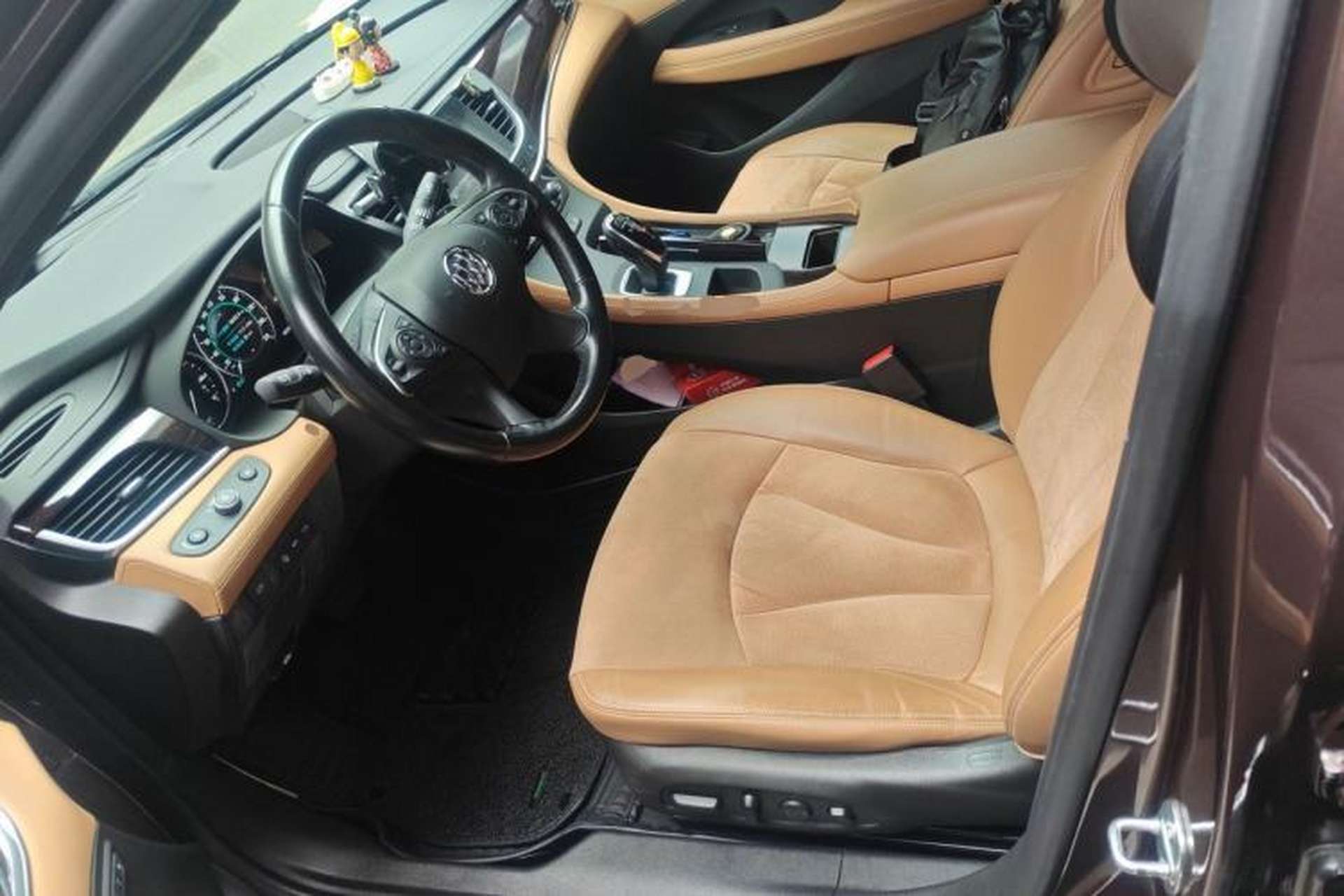 Used Buick LaCrosse 2018 28T Luxury Model Left Front Seat