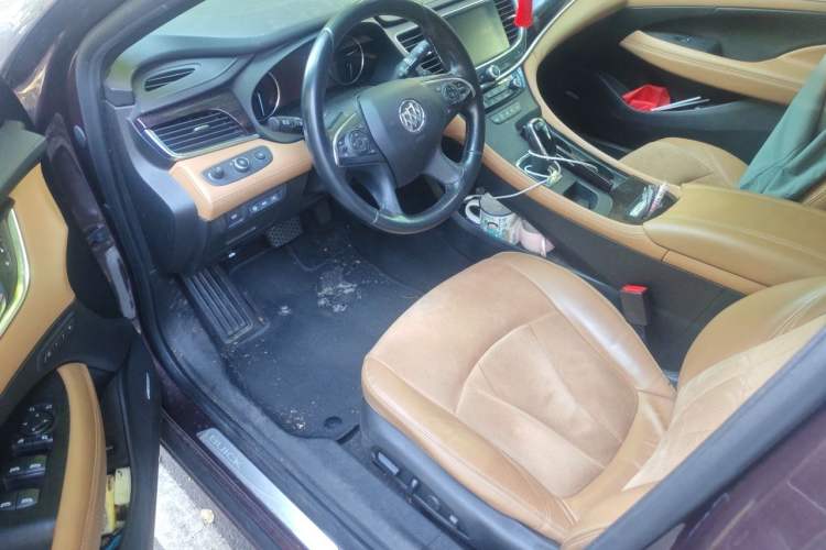 Used Buick LaCrosse 2018 28T Luxury Model Left Front Seat