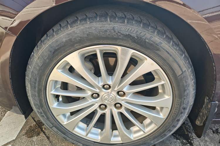 Used Buick LaCrosse 2018 28T Elite Edition Left Front Wheel Hub
