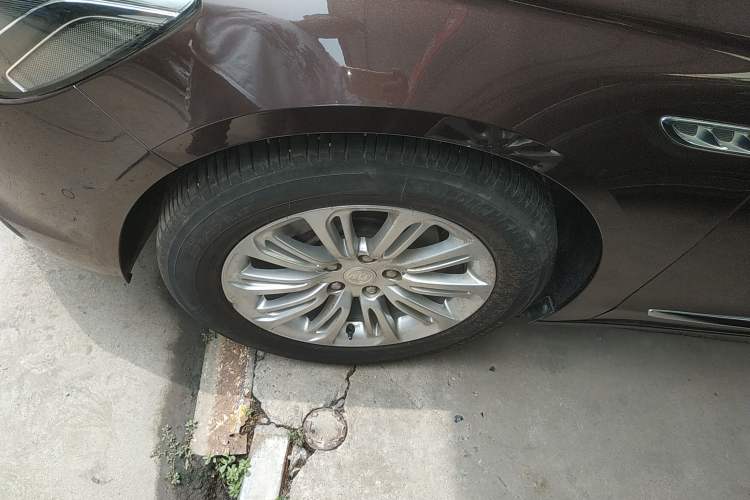 Used Buick LaCrosse 2018 20T Luxury Model Left Front Wheel Hub