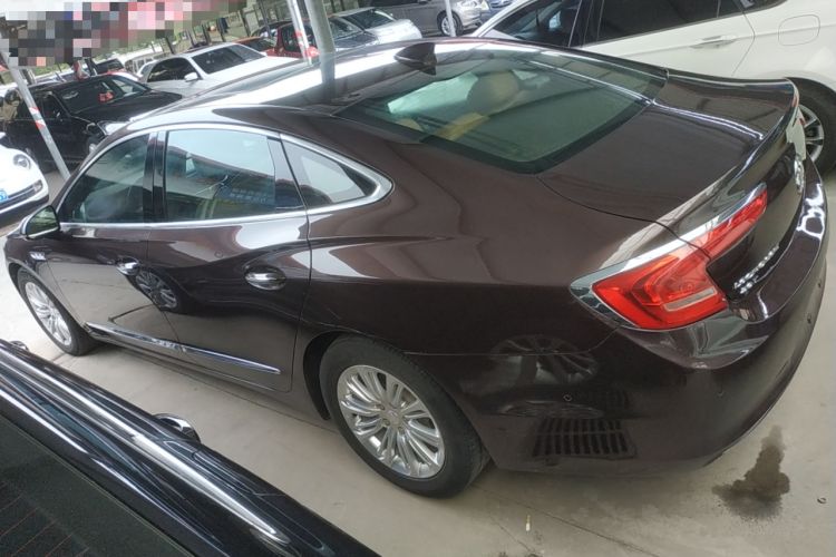 Used Buick LaCrosse 2018 20T Luxury Model Left Side