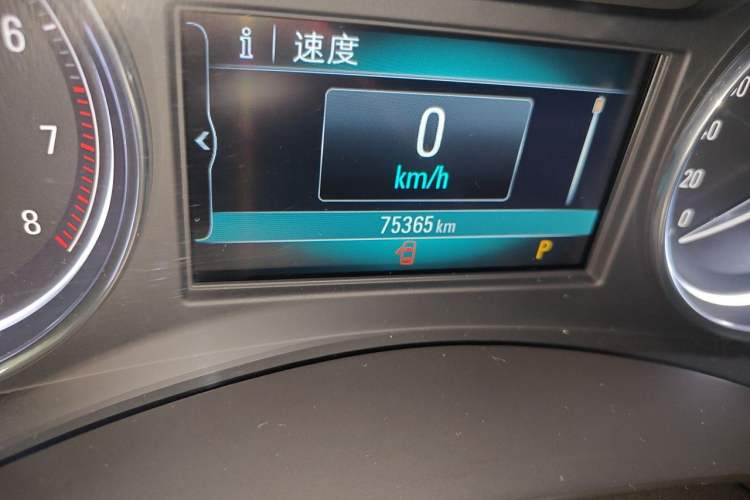 Used Buick LaCrosse 2018 28T Elite Edition Odometer Close Up