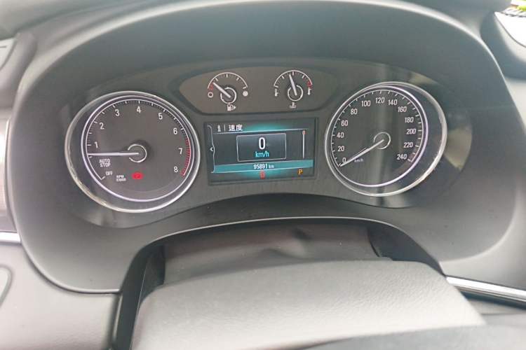 Used Buick LaCrosse 2018 20T Elite Edition Odometer Close Up