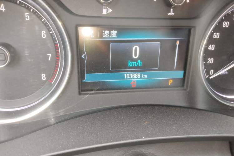 Used Buick LaCrosse 2018 20T Elite Edition Odometer Close Up
