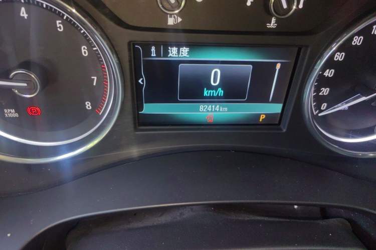 Used Buick LaCrosse 2018 28T Elite Edition Odometer Close Up