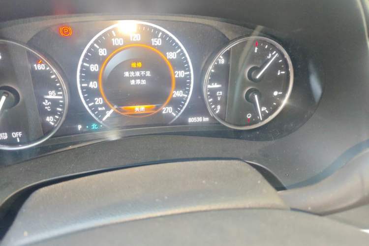 Used Buick LaCrosse 2018 28T Luxury Model Odometer Close Up