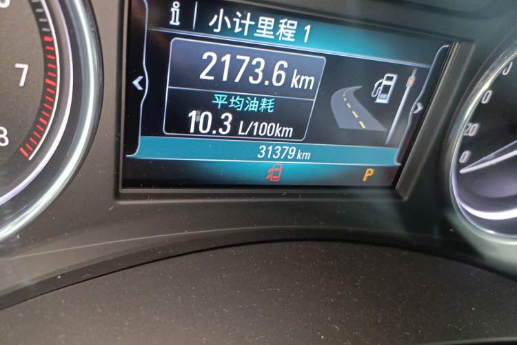 Used Buick LaCrosse 2018 20T Elite Edition Odometer Close Up
