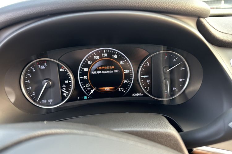 Used Buick LaCrosse 2018 28T Luxury Model Odometer Close Up