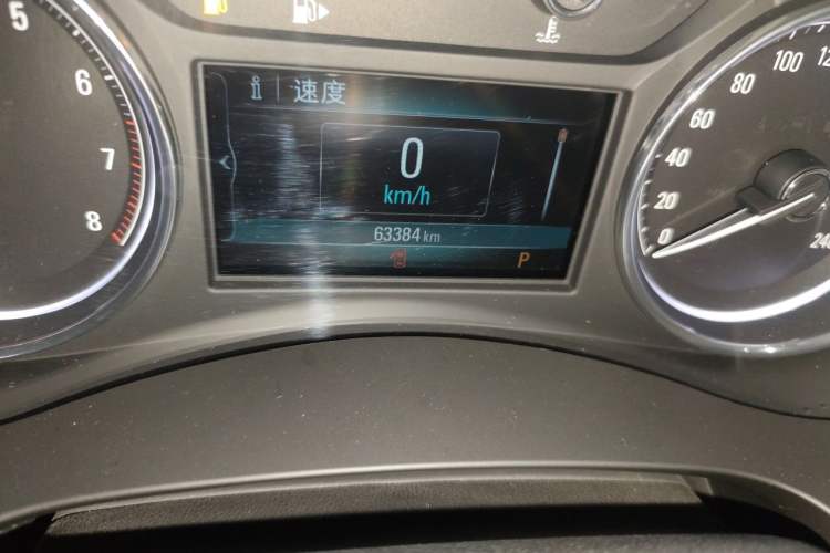 Used Buick LaCrosse 2018 20T Elite Edition Odometer Close Up
