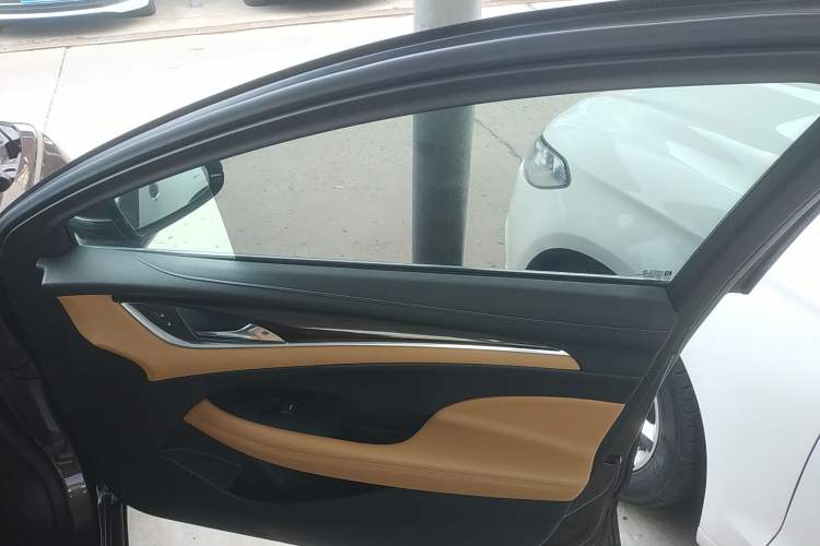 Used Buick LaCrosse 2018 20T Luxury Model Right Front Door Interior