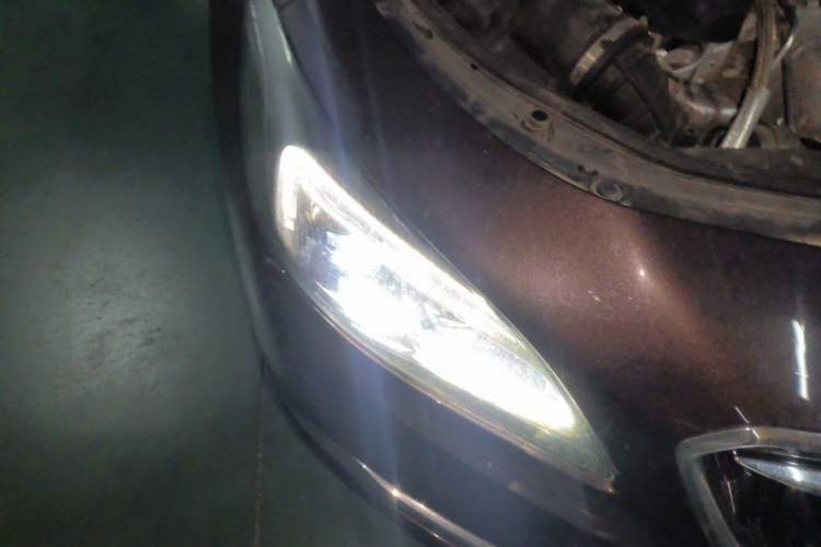 Used Buick LaCrosse 2018 28T Elite Edition Right Front Headlight