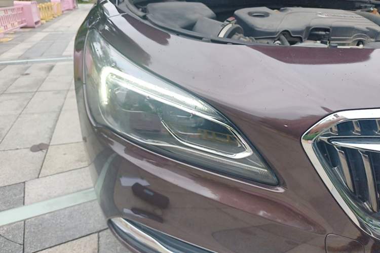 Used Buick LaCrosse 2018 20T Elite Edition Right Front Headlight