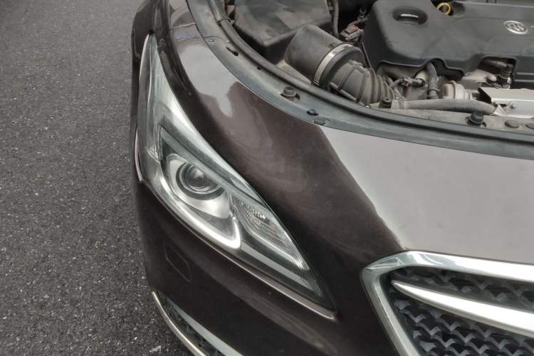 Used Buick LaCrosse 2018 20T Elite Edition Right Front Headlight