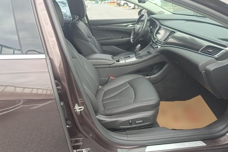 Used Buick LaCrosse 2018 20T Elite Edition Right Front Seat