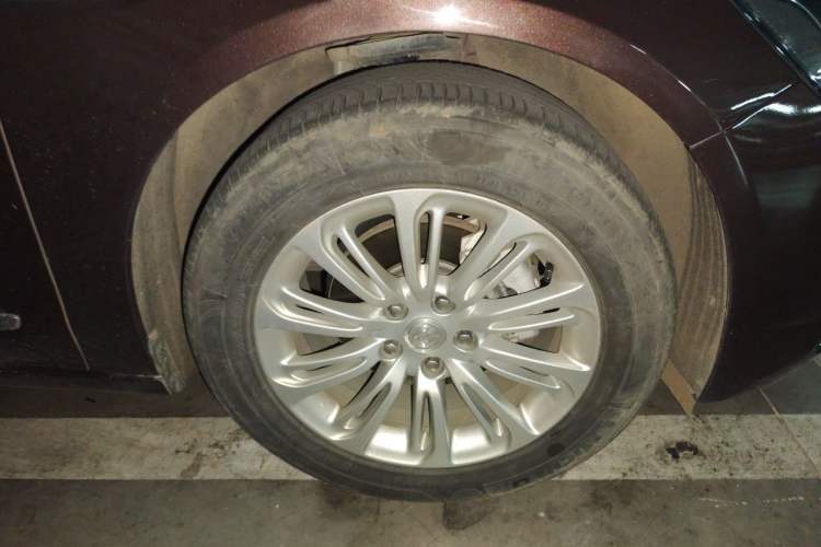 Used Buick LaCrosse 2018 20T Elite Edition Right Front Wheel Hub