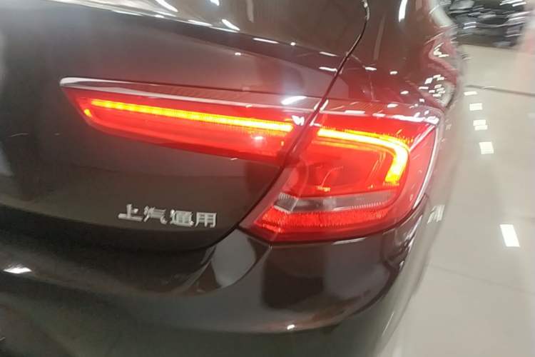 Used Buick LaCrosse 2018 28T Elite Edition Right Rear Taillight