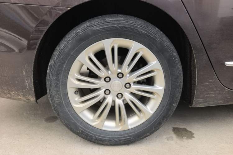 Used Buick LaCrosse 2018 20T Elite Edition Right Rear Wheel Hub